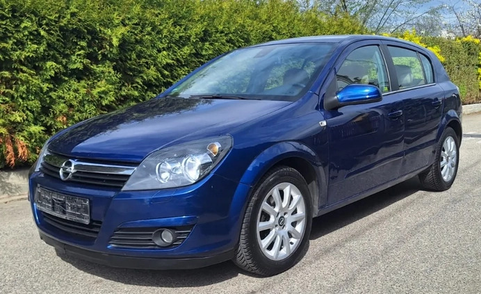Opel Astra cena 8900 przebieg: 197000, rok produkcji 2005 z Jawor małe 407